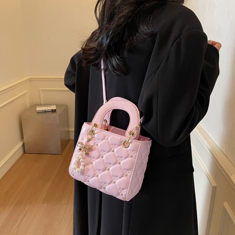 Diamond Quilted Small Bag for Women, New Winter Style, High-End Fashionable Shoulder and Crossbody Bag, Elegant Textured Handbag Small Square Bag