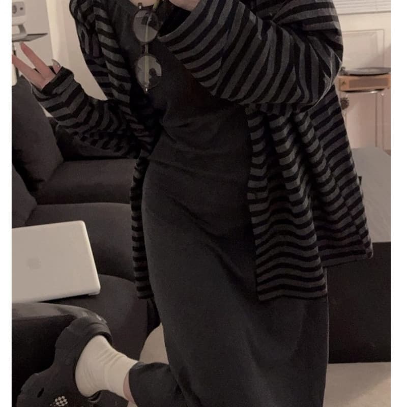 Korean Gray Square Neck Button Vest Dress for Women, Autumn and Summer Casual Striped Cardigan Loose-Fitting Long-Sleeve Set