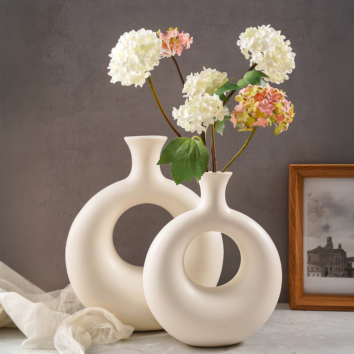 New Resin Modern Art Design Vase for Fresh and Dried Flowers, Entryway Home Decorative Ornament