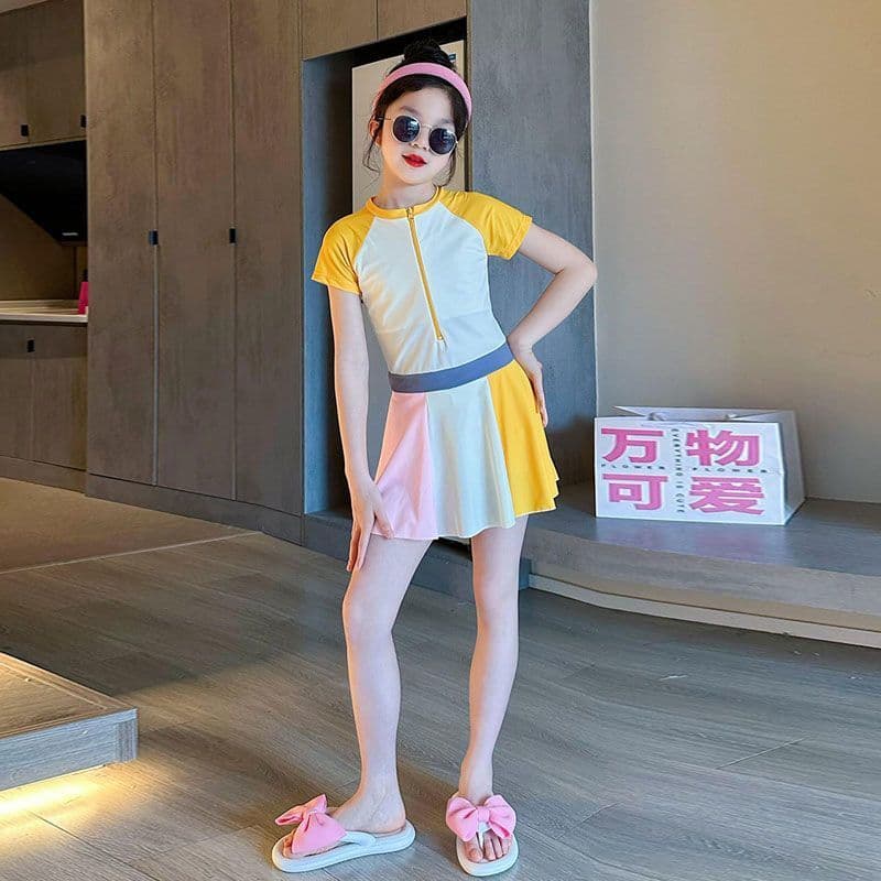 2026 New Children's Swimsuit Girls One-Piece Modest Swimwear 10 Years Old Sun Protection Swimsuit for Middle School Students
