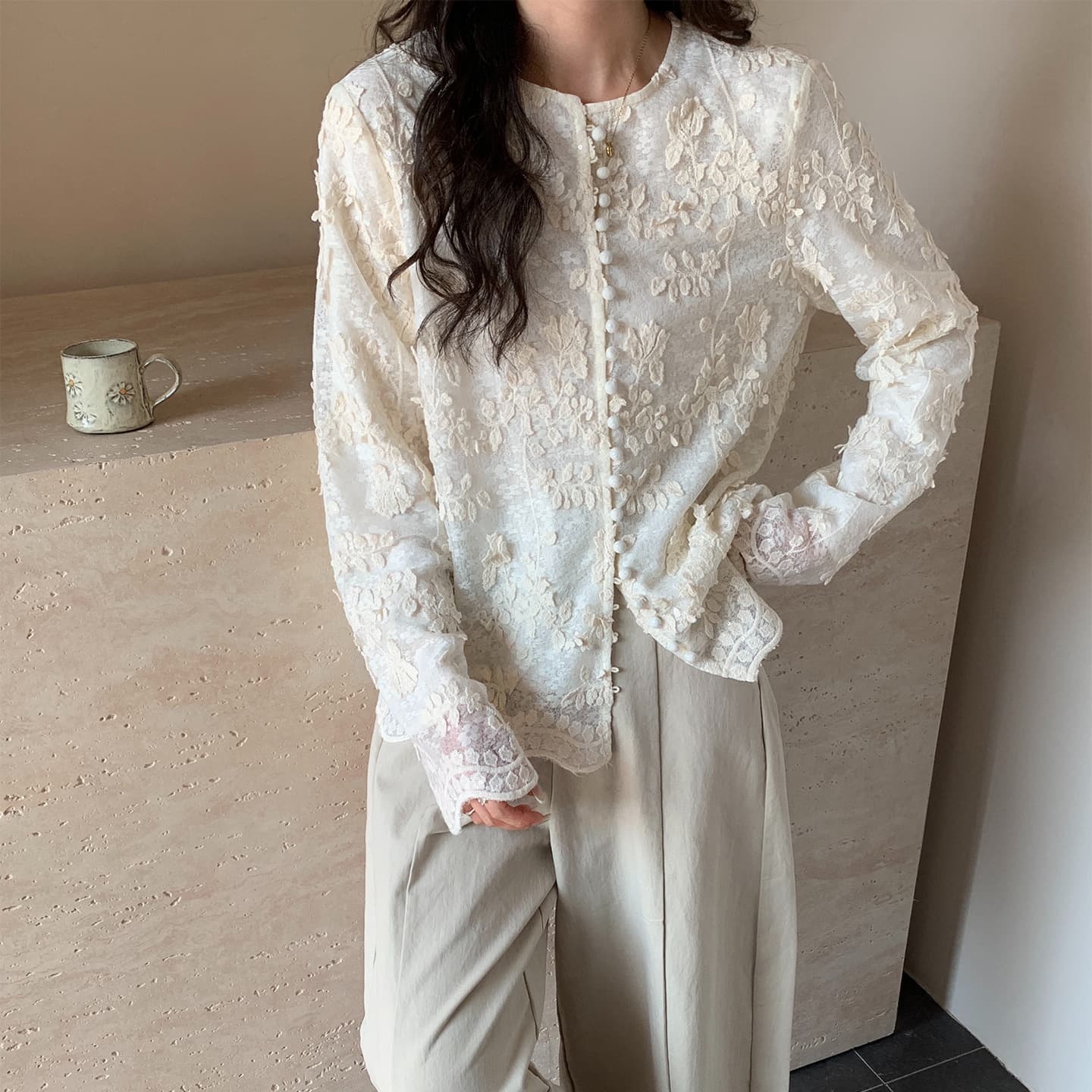 [Benchu] French lace cardigan for women 2025 autumn new style round neck temperament slimming inner bottoming shirt top