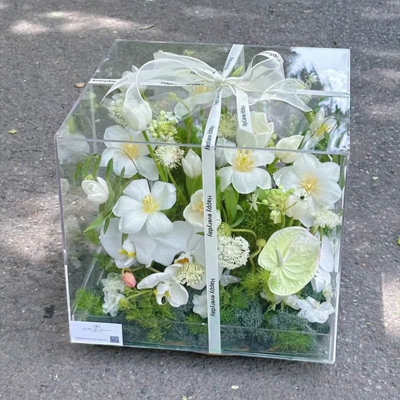 Square Acrylic Bouquet Box for Roses, Preserved Flowers, Valentine's Day Gift Box