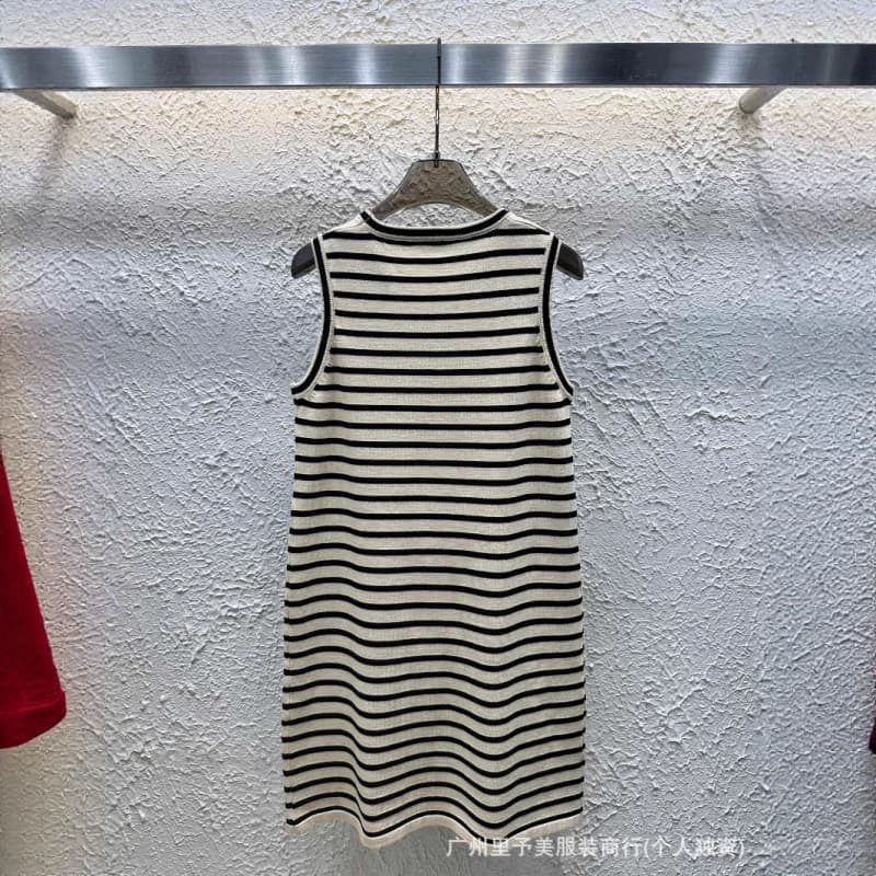 25 Summer New Korean Style Classic Striped Round Neck Versatile Knitted Vest Dress for Women