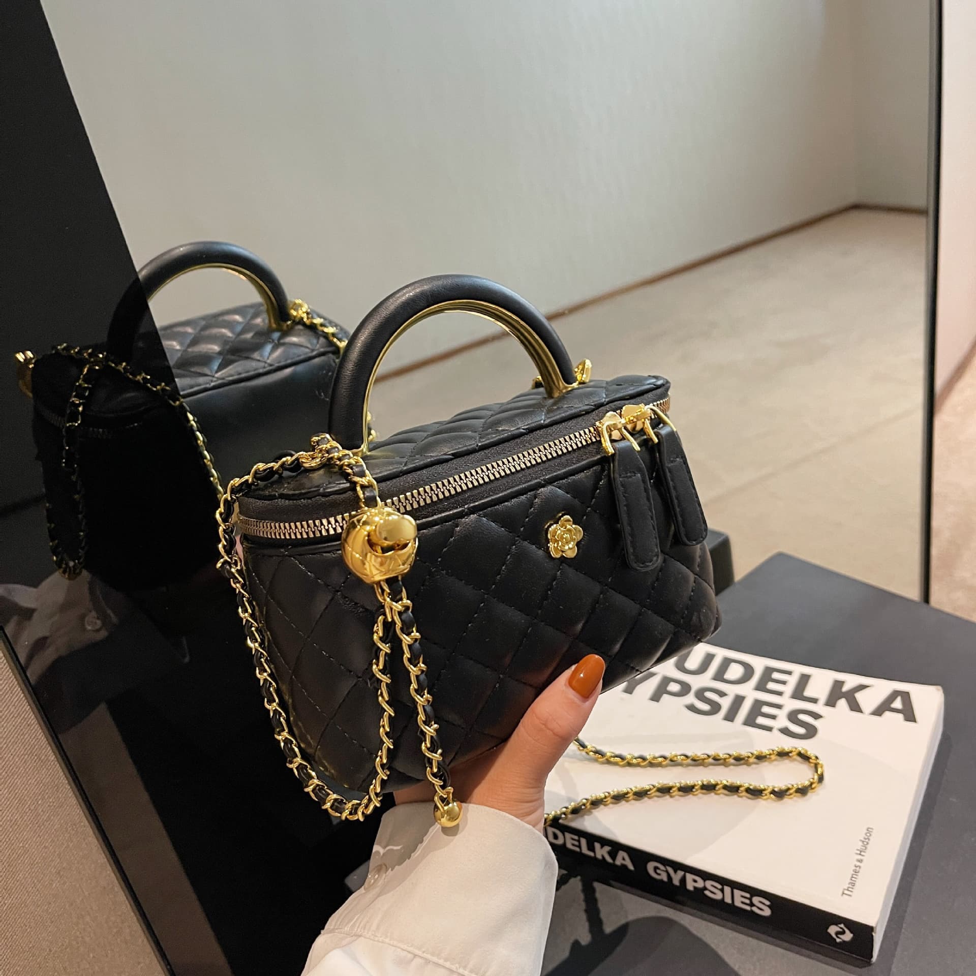 2026 new fashion box bag ins chain rhombus armpit bag portable embroidery thread shoulder bag versatile crossbody bag