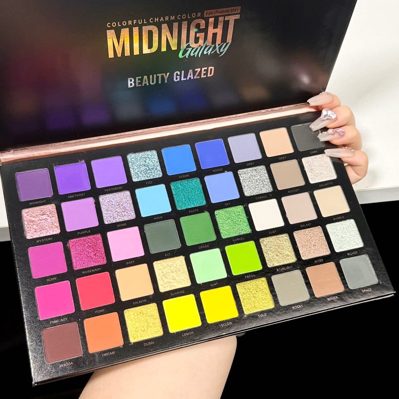 45-Color Eyeshadow Palette for Makeup Artists, Autumn Fall Colors, Vibrant, Affordable, Niche, Ins-Trendy, European and American Stage Makeup