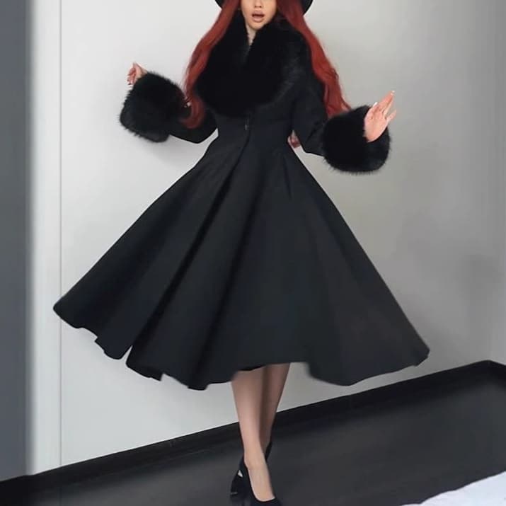 Winter Thickened Audrey Hepburn Style Black Wool Coat for Women, Autumn/Winter High-End Fitted Mid-Length Woolen Overcoat