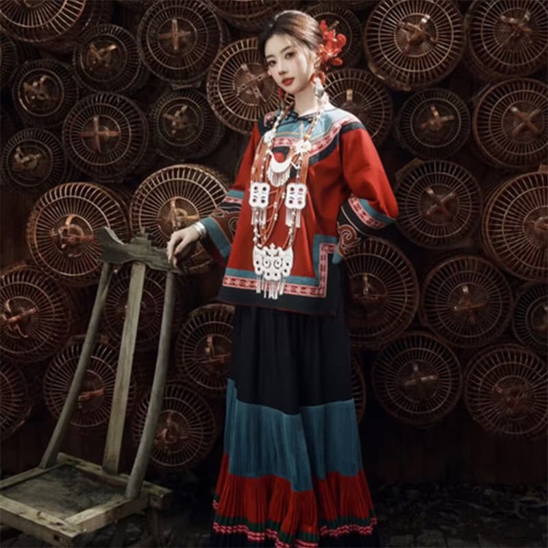 New Yi ethnic costume, Miao ethnic minority new suit, girls' clothing, photography hot-selling photo shoot, travel photography