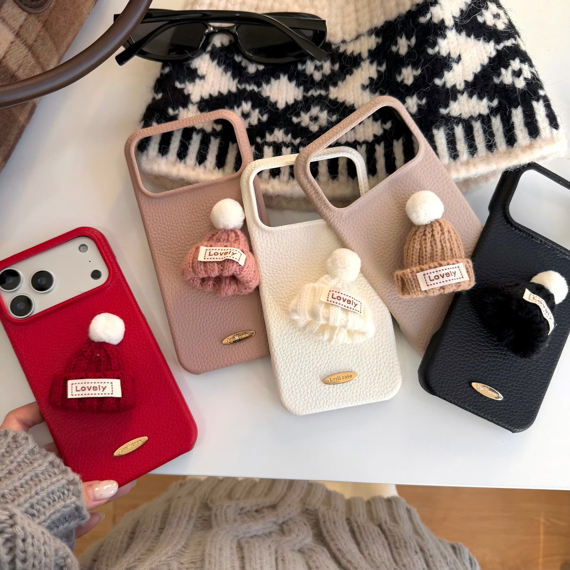 Plush Hat Fur Ball Apple 17 Pro Max Phone Case 16 Pro Lychee Leather Pattern Wool 14 Hardware Standard 16E