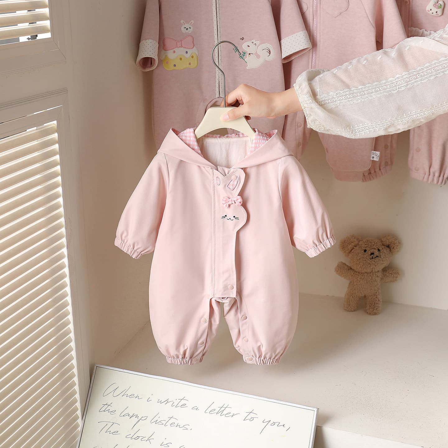 Spring and Autumn Baby Jumpsuit Windbreaker, Cute and Stylish Baby Girl Jacket, Snap Suit, Crawling Suit, 100-Day Baby Outdoor Wear