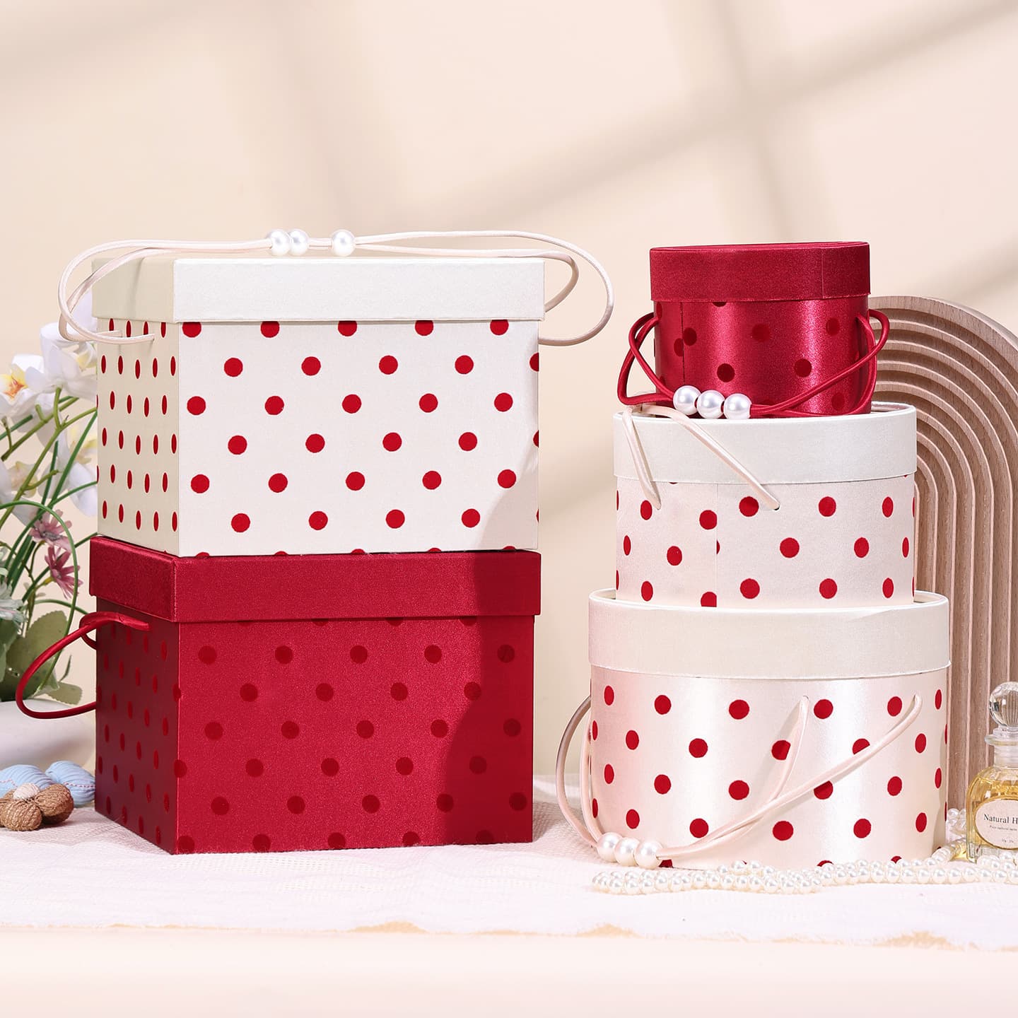 Light luxury silk hand-held souvenir new French polka dot high-end gift box engagement return gift wedding candy box empty box