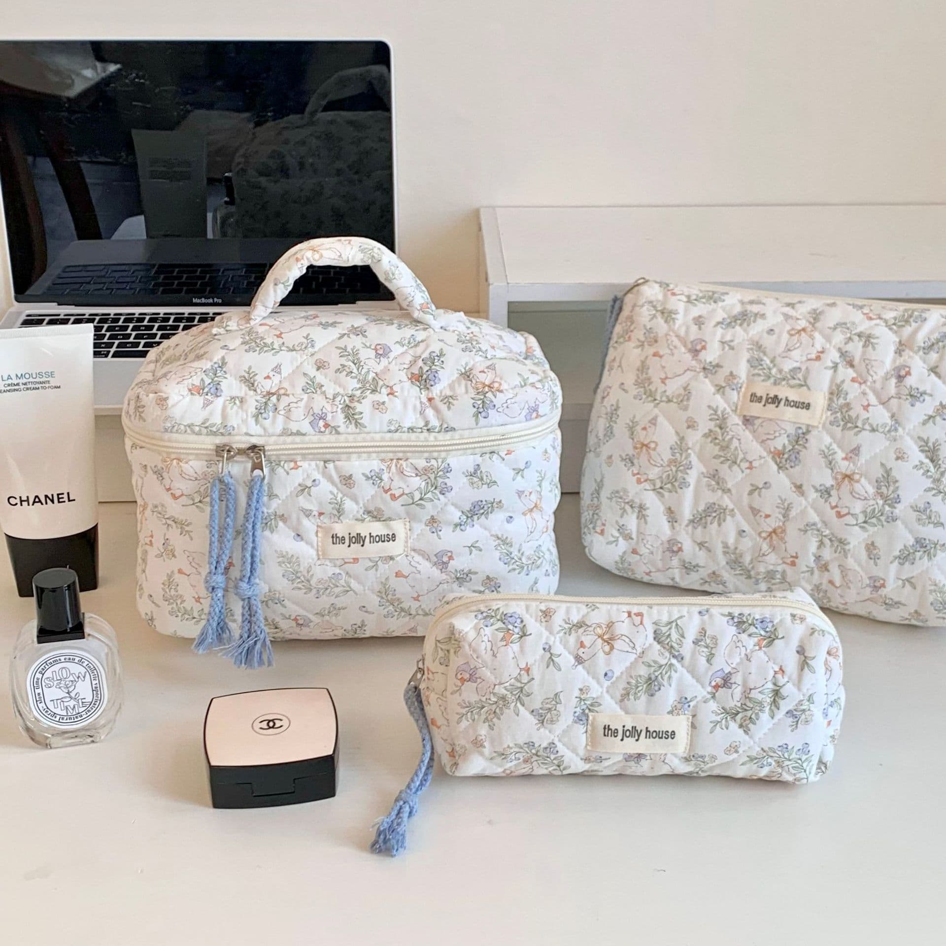 Blue Heart Cosmetic Bag Women's One-Piece Minimum Order 2025 New Style Portable Large Capacity Makeup Organizer Handbag