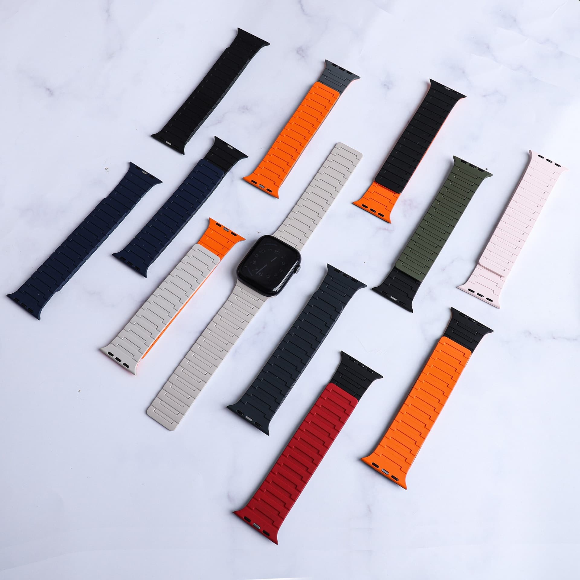 N54 strong magnetic silicone strap is suitable for Apple Watch 9, 10, S11 generation iWatch Ultra two-color wristband