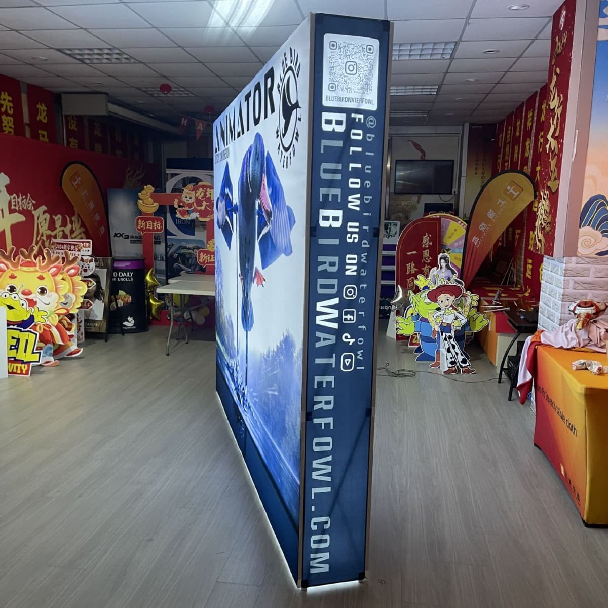 PVC Pull-up Banner Stand Aluminum Frame Fabric Pull-up Display Stand Advertising Background Custom Manufacturer