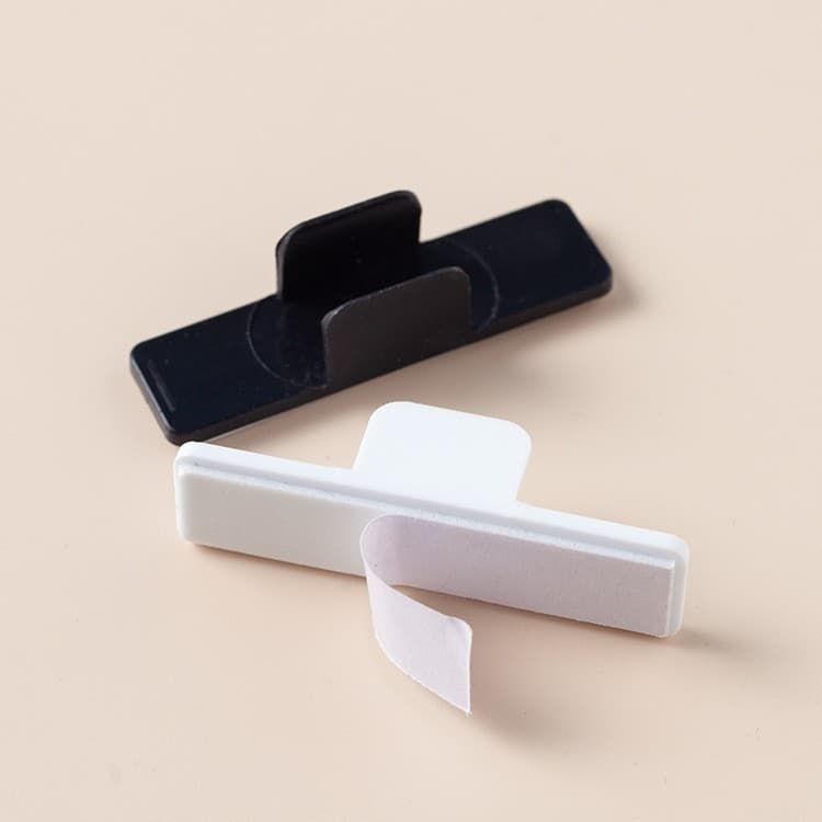 Various plastic pen clips, whiteboard pen clips, ready-made short U-shaped pen clips, small pen holders, fixed pen clips, pencils