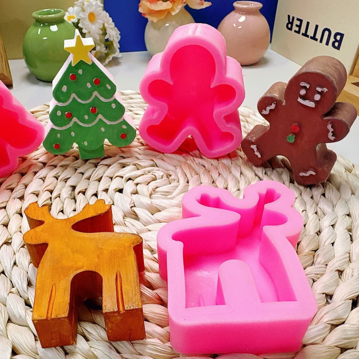Silicone Mold Christmas Tree Reindeer Gingerbread Man Candle Aromatherapy Plaster Ornament Handmade Cake Baking Chocolate