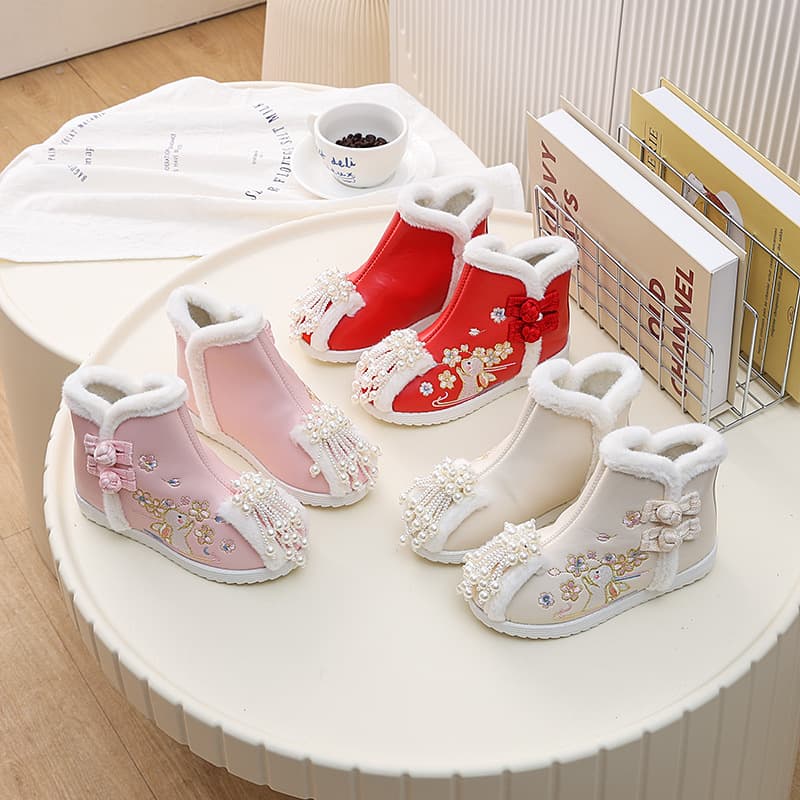 Children's Hanfu Shoes Girls Cotton Shoes Waterproof Leather Winter 2025 New Boots Ancient Costume Shoes Chinese Style Embroidered Shoes