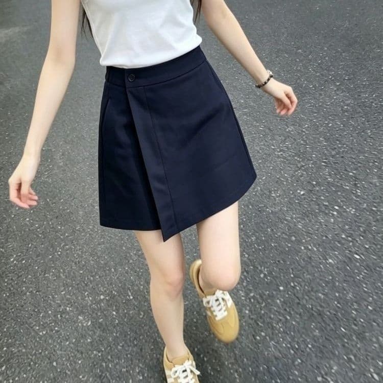 2026 Summer Korean White Niche Unique Design Irregular Skirt Pants Women's Outfit Half-Length Fake Two-Piece Trendy
