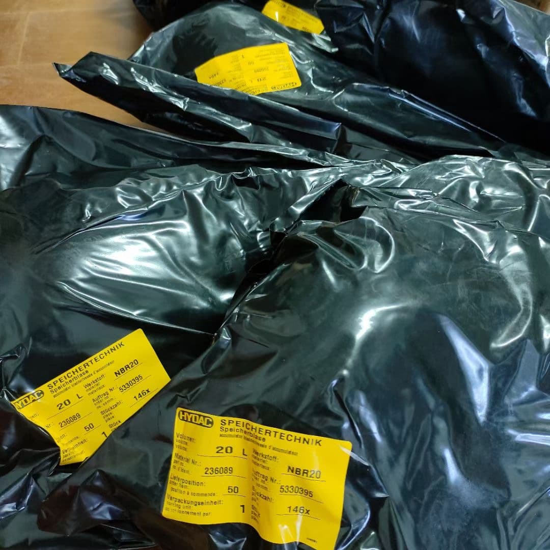 HYDAC 32L*7/8-14UNF/VG5 NBR20 Imported Accumulator Bladder/Airbag in Stock
