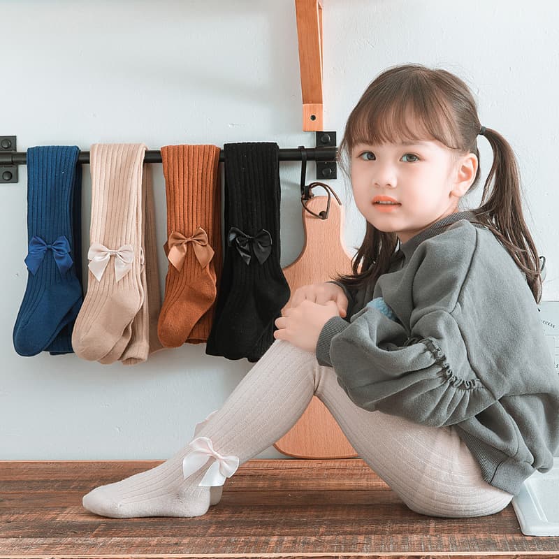 Girls Butterfly Knot Cotton Knitted Leggings Spring Autumn Seasonal One Size Fits 3-8 Years Old Children Integrated Socks