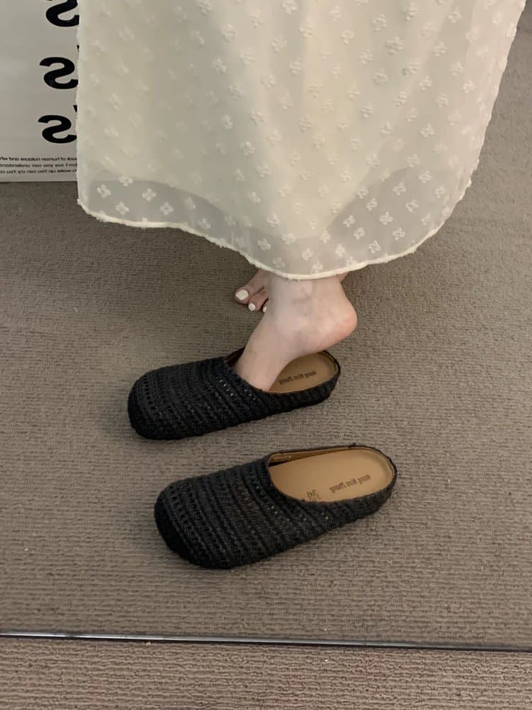 Woven Toe-Covered Slip-On Sandals for Women 2025 Summer Beach Mule Flat Sandals
