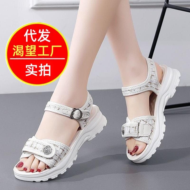 Thick-soled sandals for women, casual and versatile, soft-soled, one-line buckle straps, 2026 summer women's shoes, daily comfort and fashion