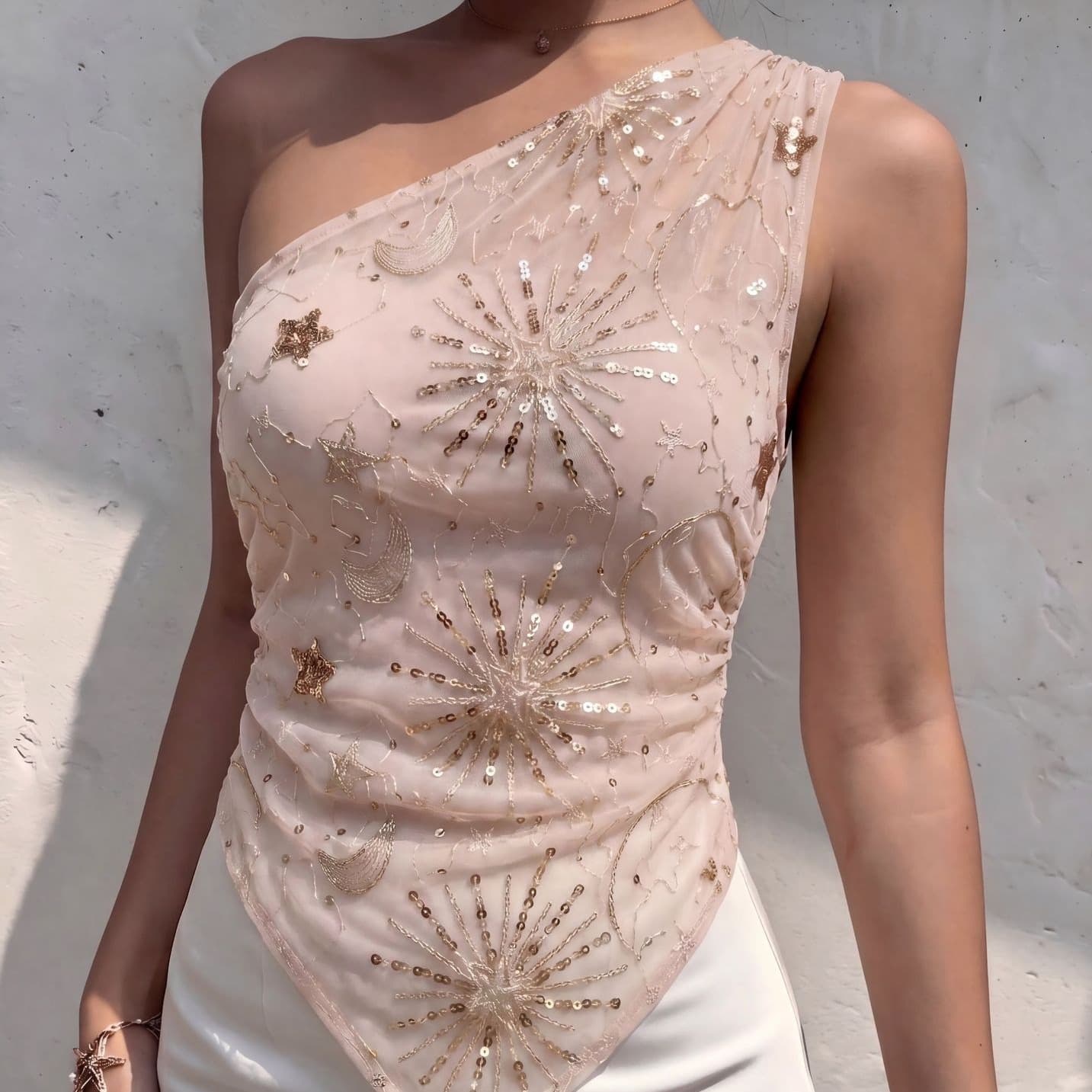 Cross-border foreign trade women's solid color romantic resort sequined mesh fabric asymmetric hem slanted shoulder collar tube top