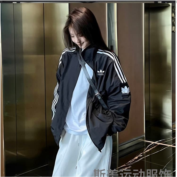 Classic Spring/Summer/Autumn Embroidered Clover Stand Collar Sports Casual Jacket for Men and Women, Versatile
