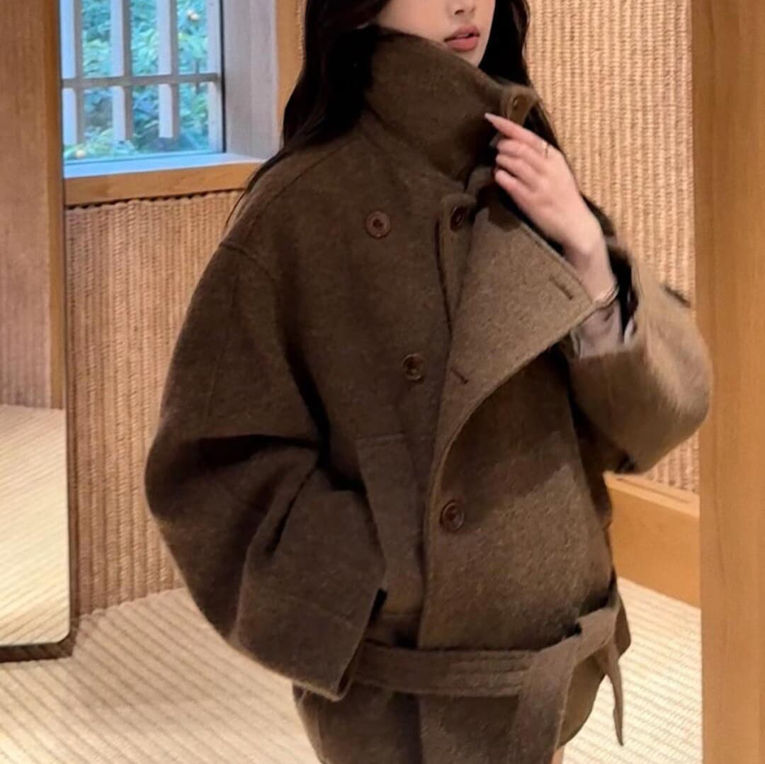 26 Fall/Winter New Old Money Style Notch Lapel Camel Hair Short Wool Coat with Belt, Bathrobe Style, Camel Color, Waist-Tied Vintage