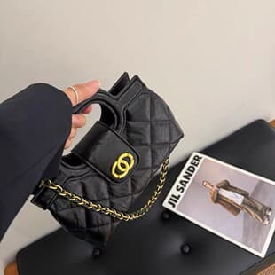 Chanel Style Handbag Textured Diamond Pattern Chain Women's Bag 2026 New Fashion Casual Elegant European and American Crossbody Bag Trendy