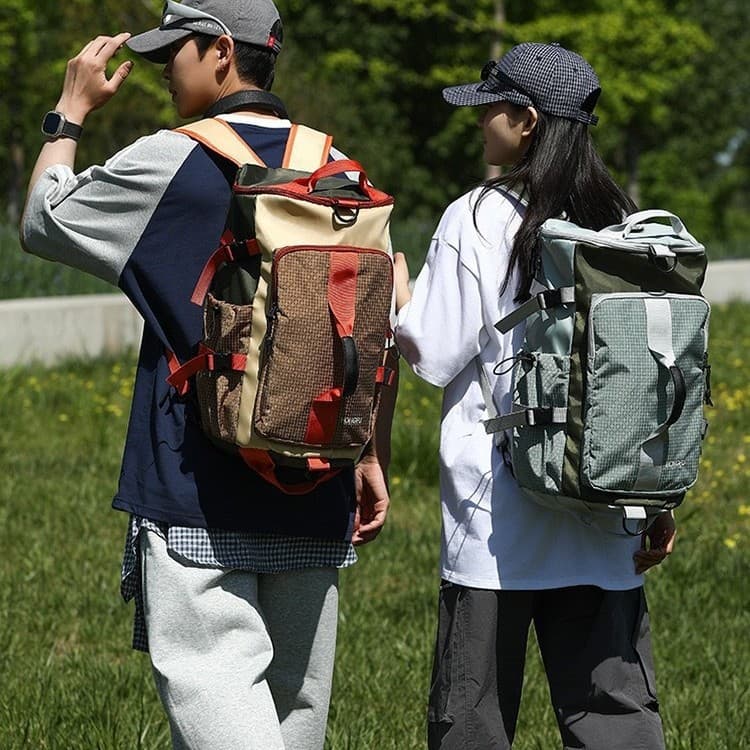 Lightweight and high-end backpack, outdoor sports mountaineering bag, large capacity multifunctional handbag, sports luggage bag for men