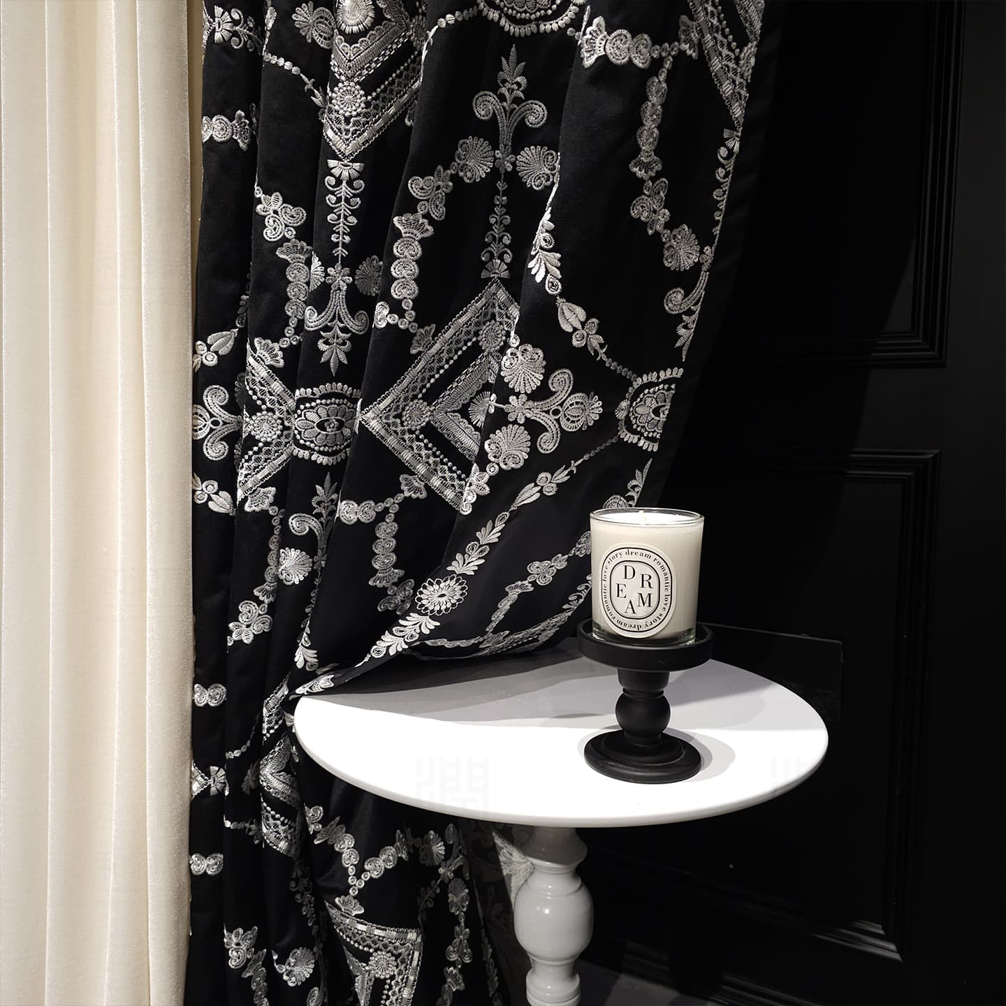 French light luxury high-precision embroidered curtains black high-end villa living room 2025 new European style living room bedroom
