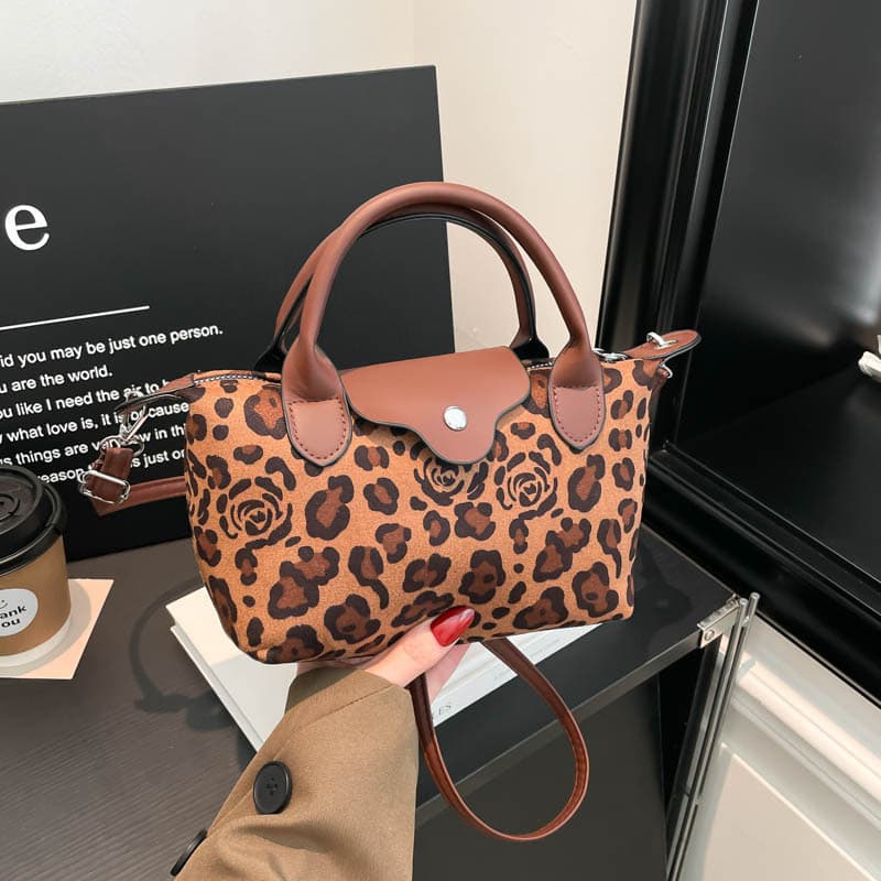 Niche Design Retro Fashion Aesthetic 2025 New Style Unique Chic Casual French-Style Underarm Dumpling Bag Handbag
