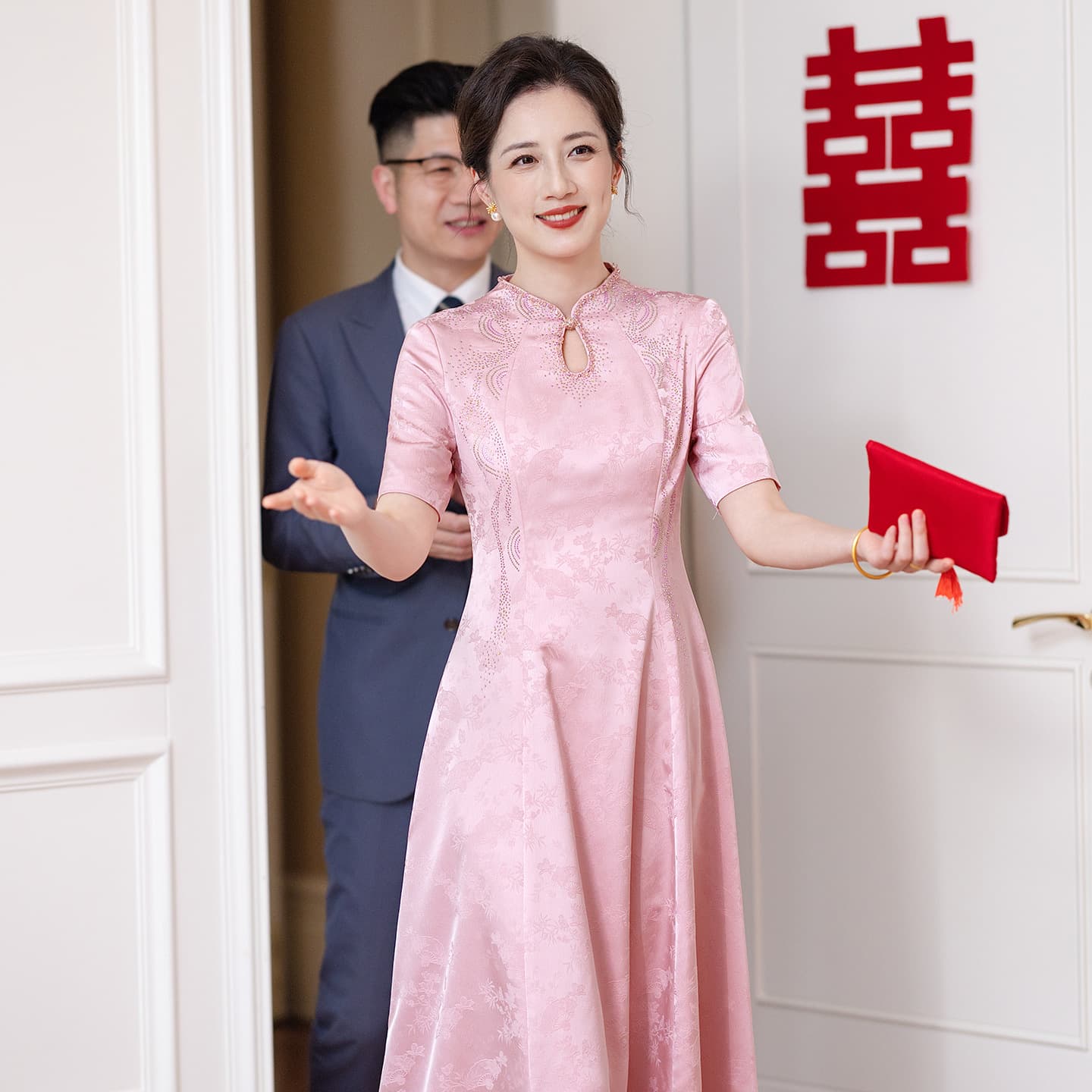Xi's Mother-in-Law Wedding Banquet Dress 2026 New Pink High-End Jacquard Waist-Slimming Set Mother's Wedding Toast Gown
