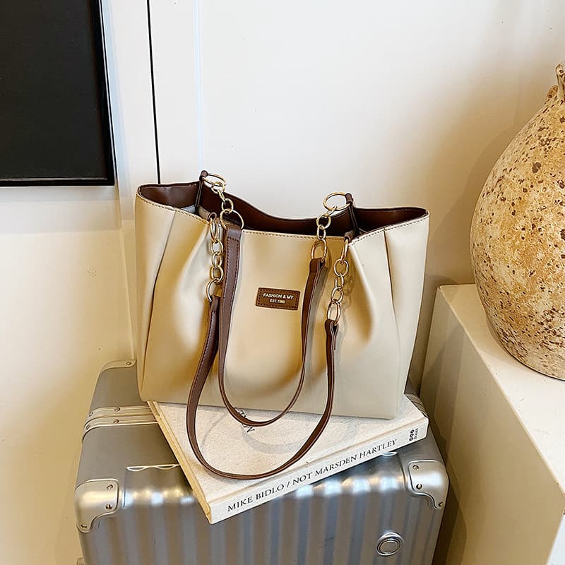 Trendy Large Capacity Women's Handbag 2025 New Style Fashion Light Luxury Premium Texture Affordable Shoulder Commuter Tote Bag