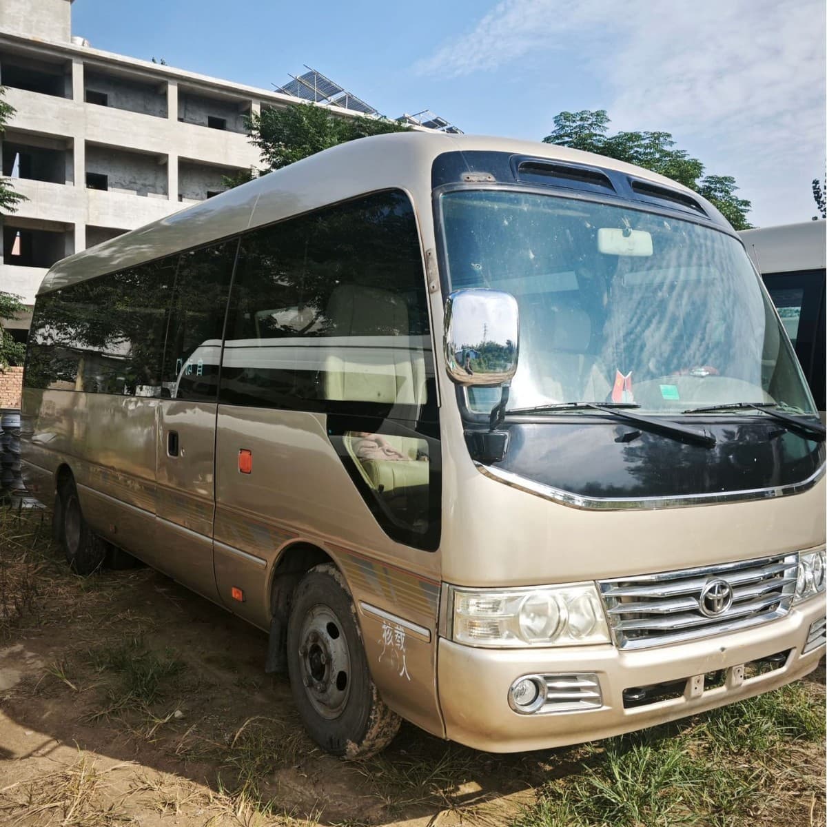 Export Africa Used Refurbished Toyota Coaster Steel Wire Tire 23-Seat Bus