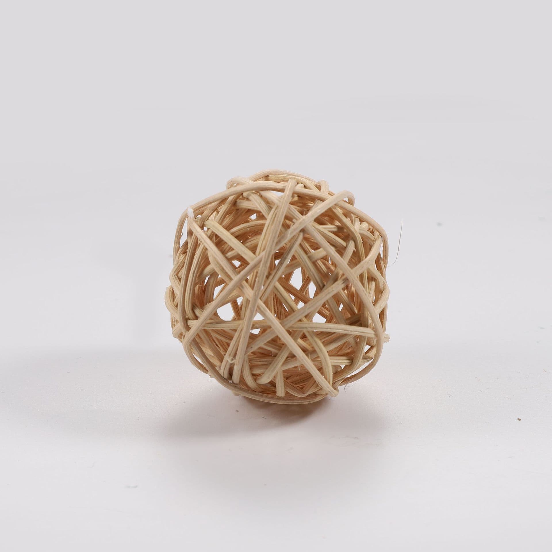 Parrot Toy Ball Under Foot Small Wooden Ball Vine Foot Scratching Chewing Original Wood Color Vine Woven Parrot Toy Bird