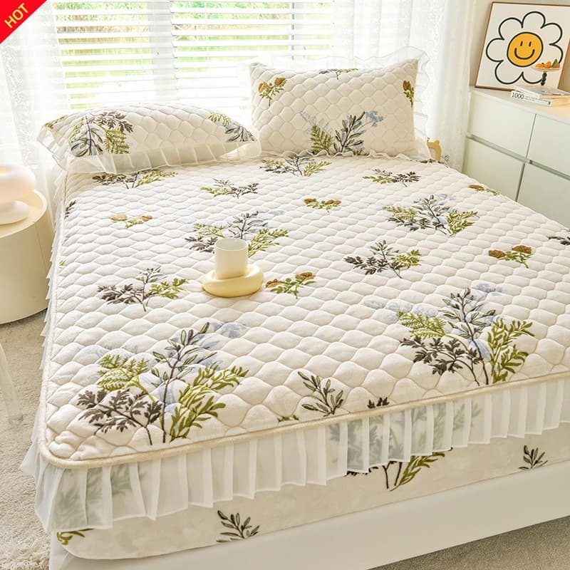 Class A milk velvet quilted bed sheet three-piece winter thickened coral velvet bedspread Simmons mattress protector