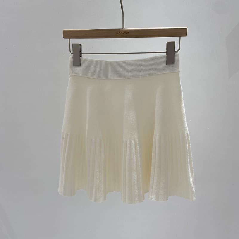 Pleated Knit Skirt Women Autumn Winter 2024 New Korean Style Petite Design Sweet and Spicy High Waist A-Line Skirt