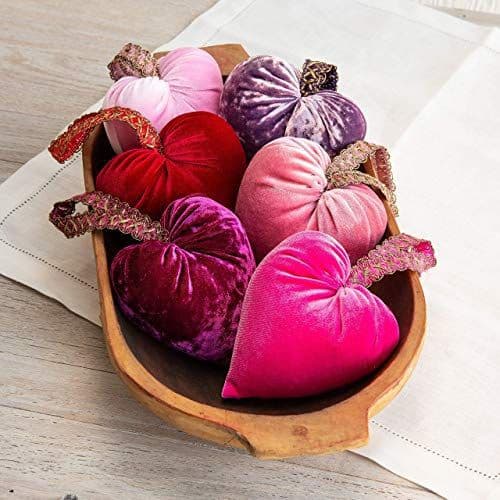 Undertaking various fabric heart-shaped stuffed ornaments, hanging wall decorations, heart-shaped banner flags, digital printing customization