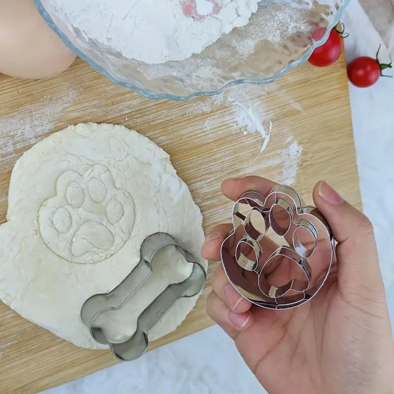 Cartoon Cookie Molds Bone Dog Paw Cat Claw Shape Cutters Baking Tools Creative Cookie Fondant Cookies