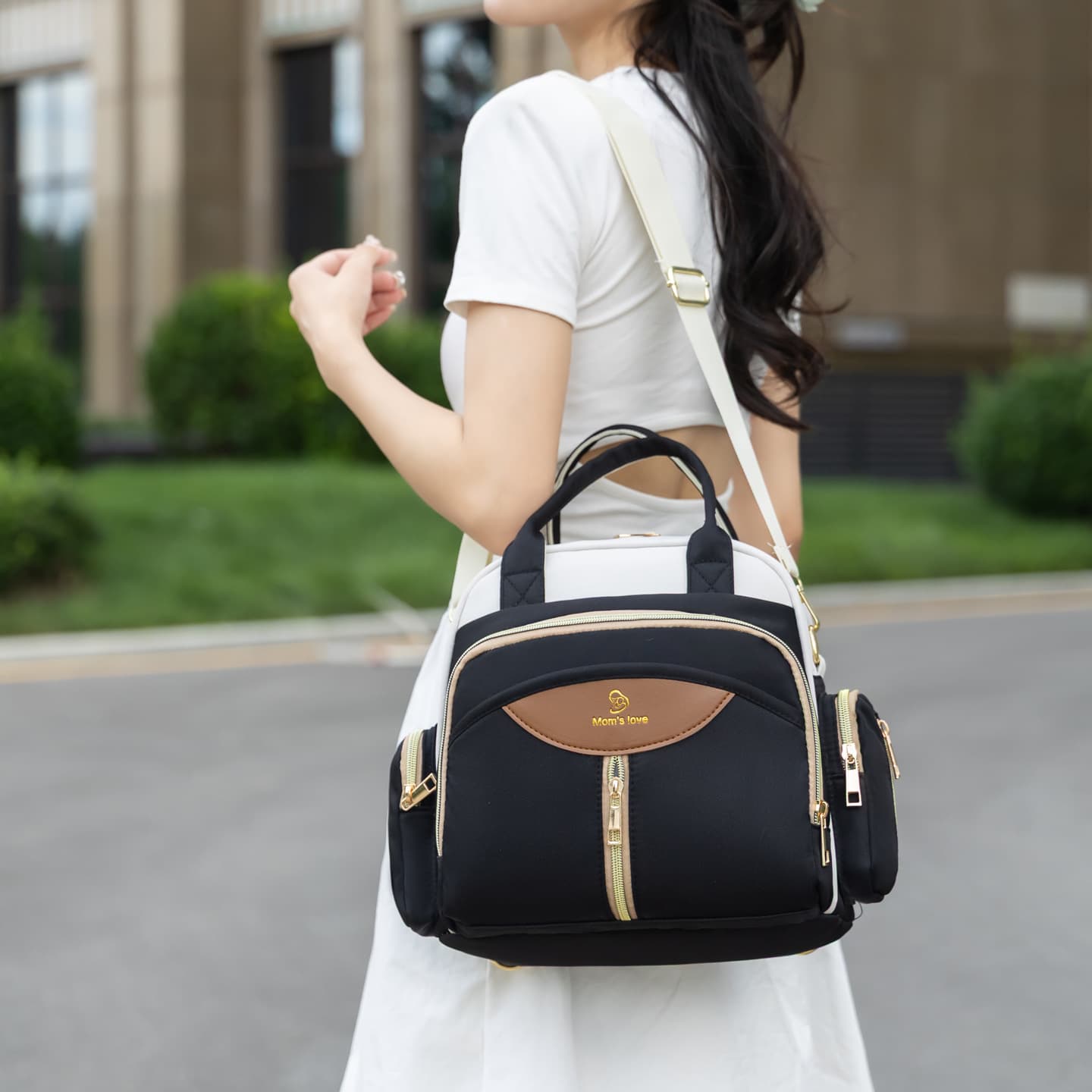 Mummy bag, lightweight and simple, multi-functional large-capacity baby supplies storage mother and baby bag for mothers to go out.