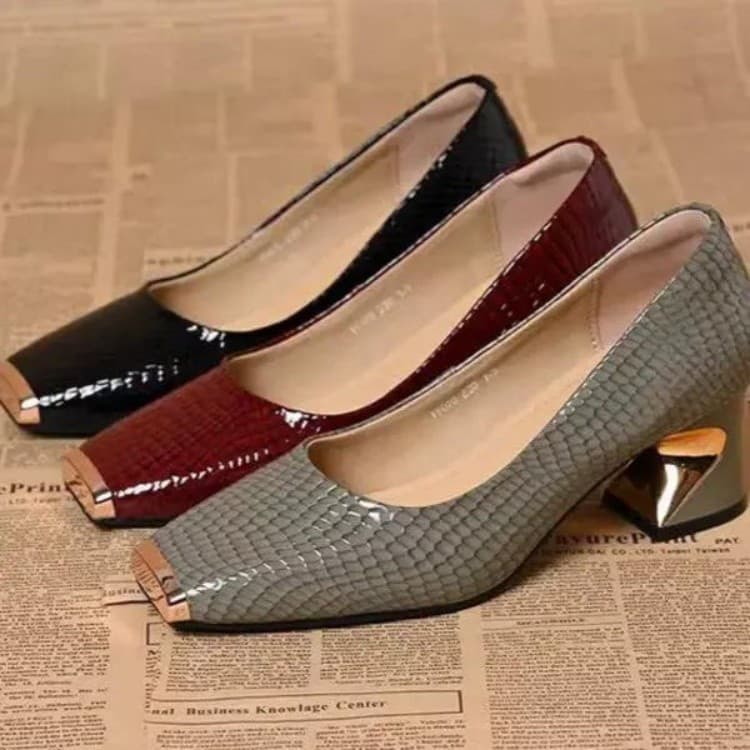 2025 Spring and Autumn New Style Soft Leather High Heels Women's Square Toe Chunky Heel Shoes Versatile Comfortable Mid-Heel Leather Shoes Fashion