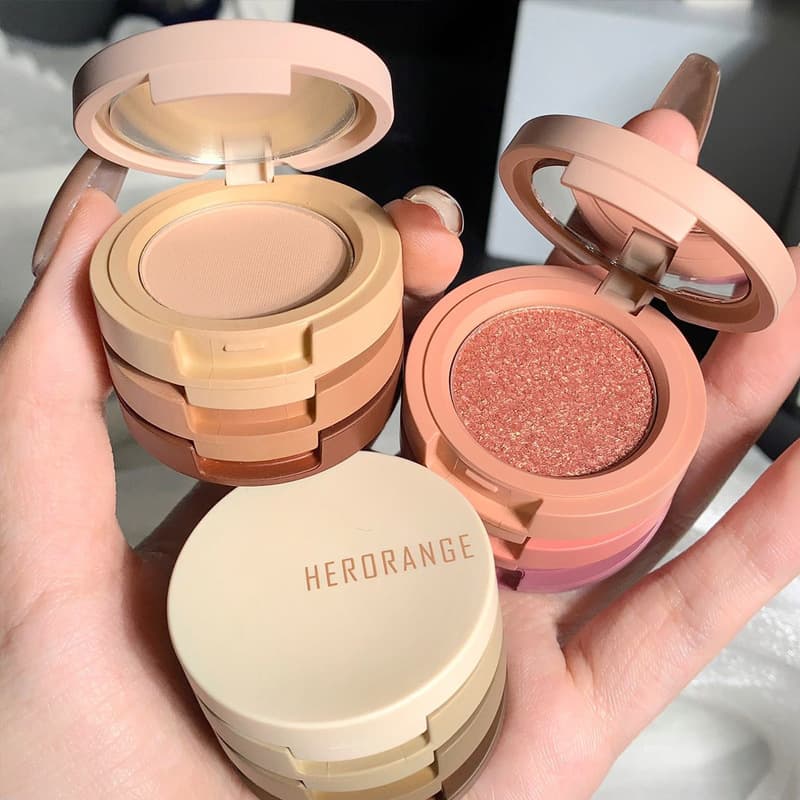 HERORANGE Light Breeze Floating Three-Color Eyeshadow Sandwich Bento Matte Shimmer Fine Glitter Earth Tone Eyeshadow Palette