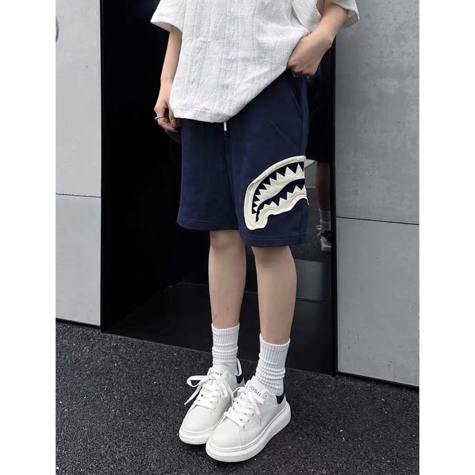 Navy Blue Shark Mouth Shorts for Men 2025 Early Summer Fashion Brand Five-Point Pants Loose Straight Beach Shorts