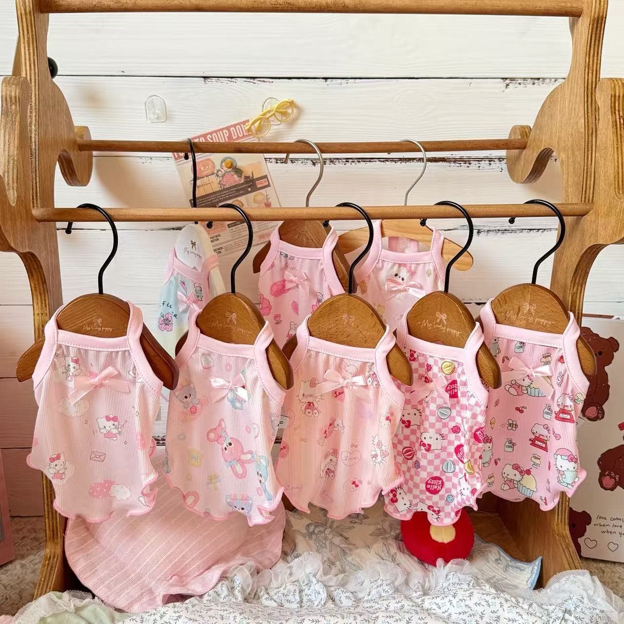 Dog and Cat Ice Silk Floral Dress, Small and Medium Dog Outdoor Sun Protection Clothing, Pet Princess Dress, Thin Style
