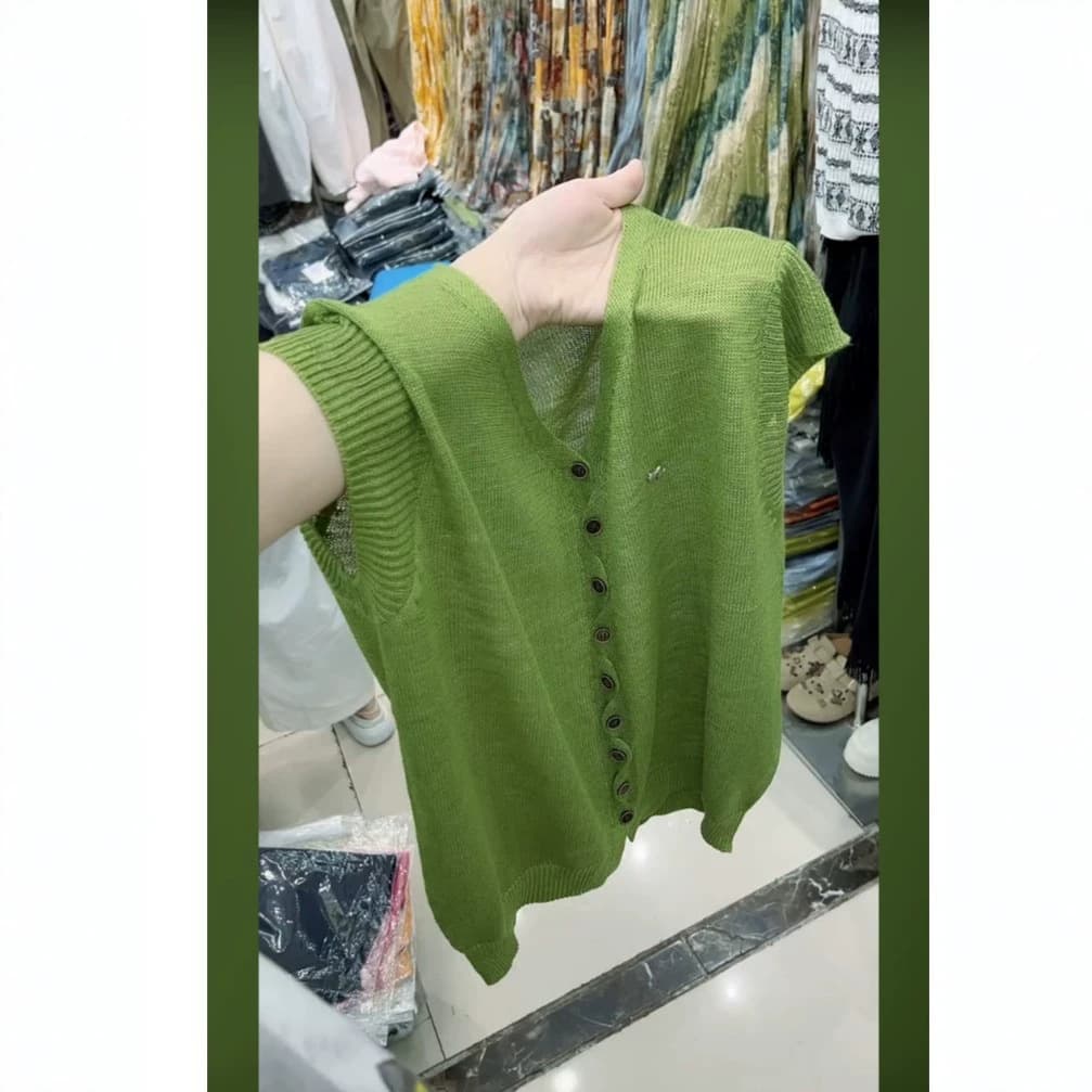 French-Style High-End V-Neck Short-Sleeve Knit Cardigan for Women, Summer 2026, Plus Size, Unique, Youthful Dopamine Slimming Top