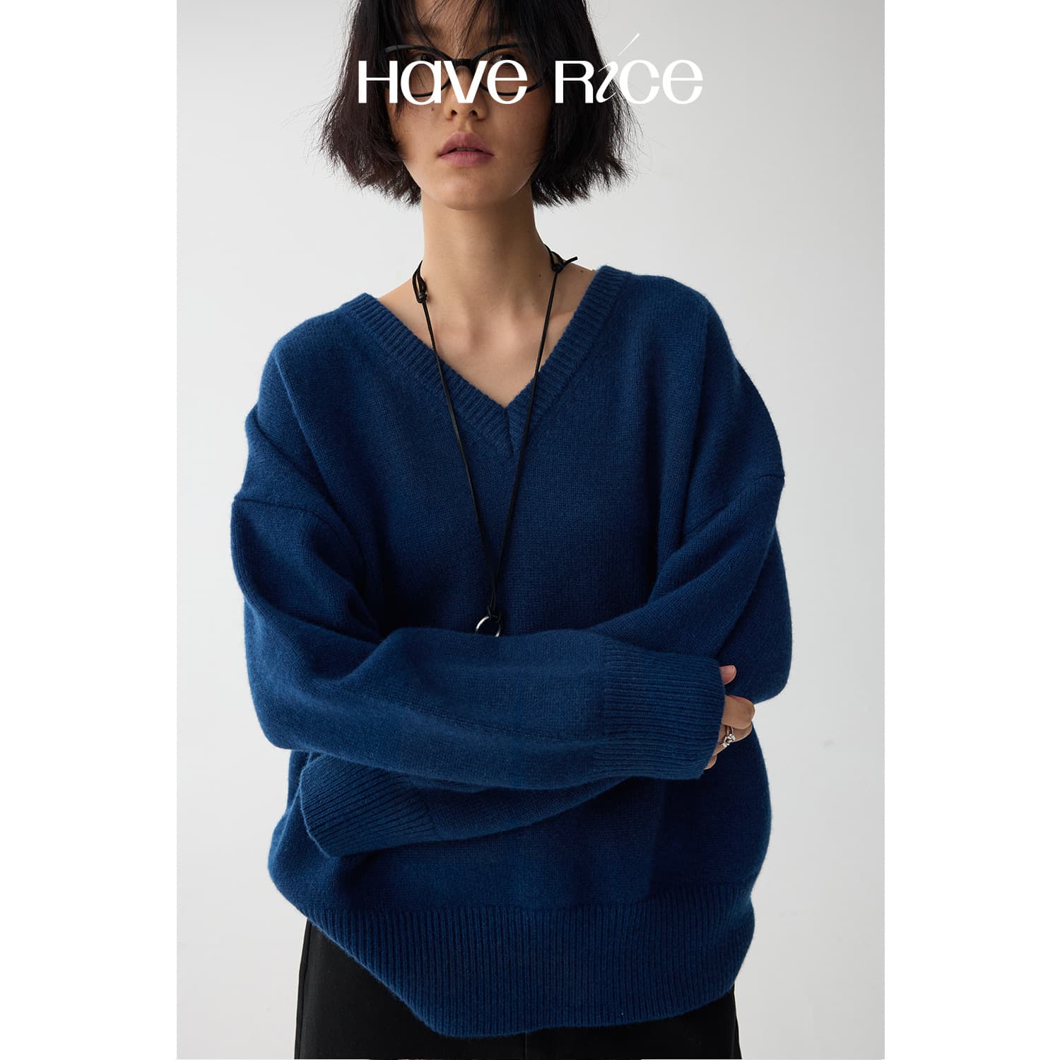 HAVERICE Restaurant Nishino Stroll / Blue Hour Wool Classic V-Neck Round Neck Loose Knit Sweater