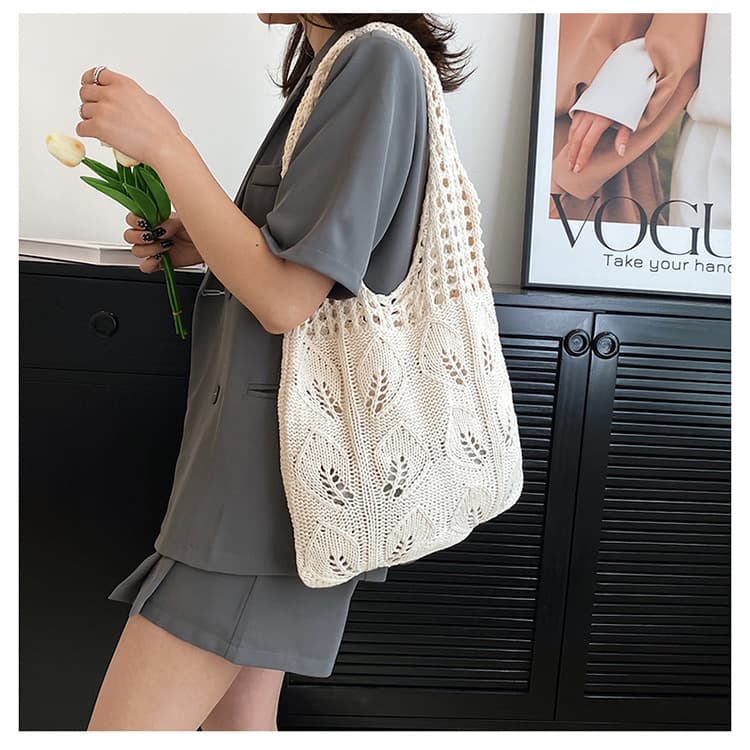 Leaf Design Large Capacity Tote Bag Hollow Handwoven Bag for Beach Vacation Summer