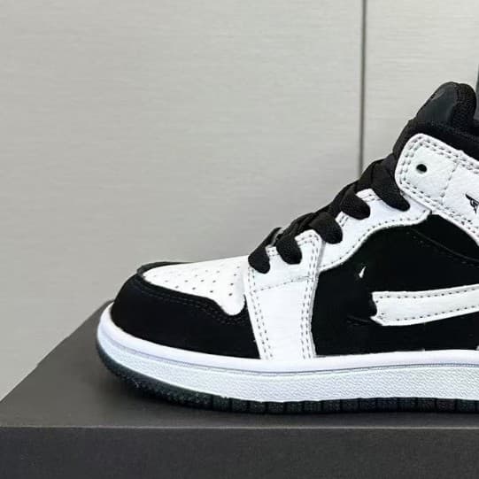 New High-Top Children's Basketball Shoes with Laces, Casual High-Top Sneakers for Boys and Girls, Toddler Sports Shoes