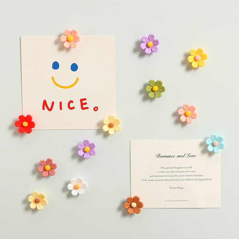 Creative kitchen home small three-dimensional six-petal flower resin refrigerator magnet decorative magnet photo message board strong magnet